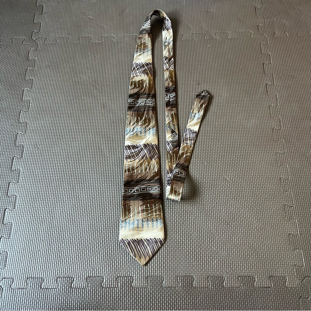 Keith Daniels Brown Geometric Feather Pattern 100% Silk Scarf
